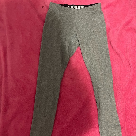 Gray Nike leggings (buy 3 items for $5) - Picture 3 of 3